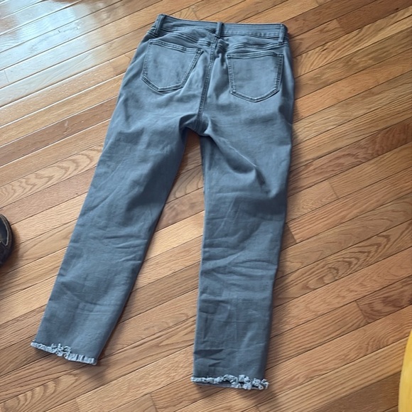Nine West Cropped Gray Jeans - Picture 6 of 7